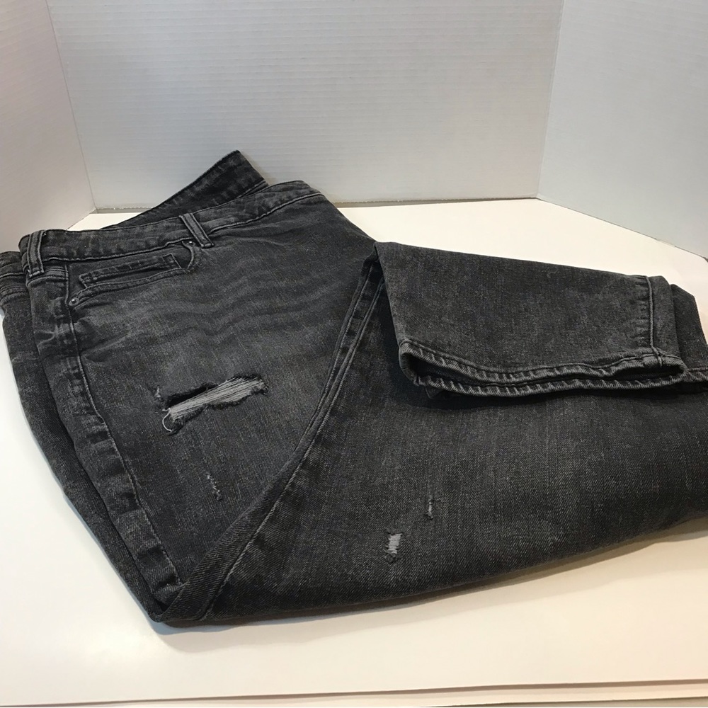 Old Navy Women High-Rise OG Straight Jeans - Picture 13 of 16